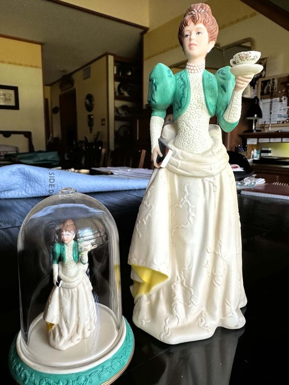 1995 Avon Mrs. P.F.E. Albee President's Club Award Porcelain Figurine w/ Mini